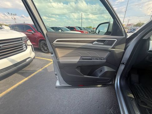 Used 2021 Volkswagen Atlas SE AWD/4WD image 11