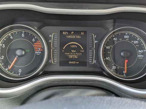 Used 2017 Jeep Cherokee Sport w/ Safety Group image 5