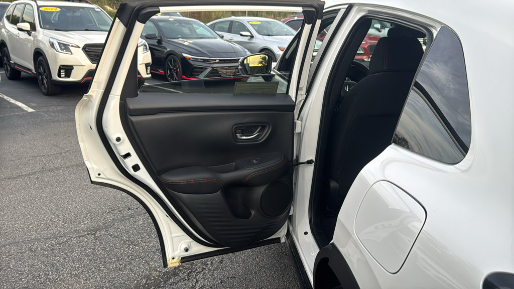 Certified 2025 Honda HR-V Sport image 27