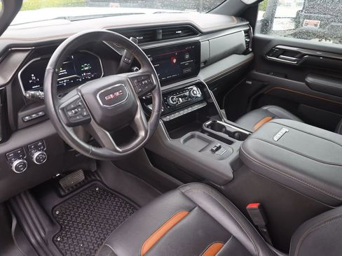 Used 2024 GMC Sierra 3500 AT4 w/ Technology Package AWD/4WD image 12