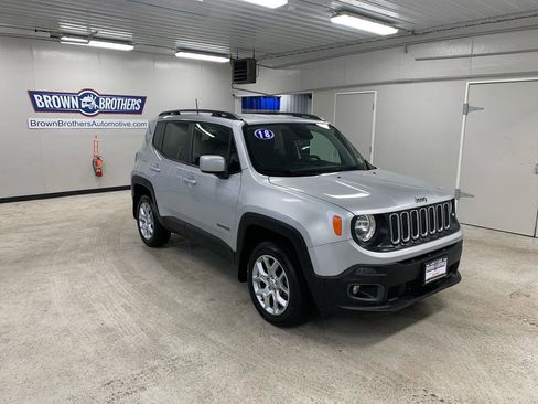 Used 2018 Jeep Renegade Latitude image 10