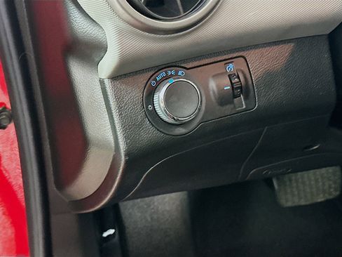 Used 2015 Chevrolet Sonic LT image 16