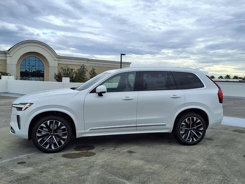 New 2026 Volvo XC90 B6 Ultra w/ Protection Package AWD/4WD image 4
