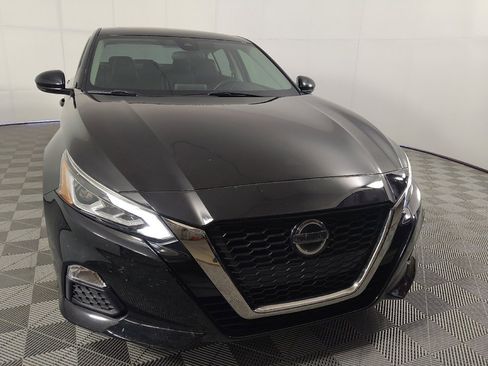 Used 2020 Nissan Altima 2.5 SR w/ Premium Package FWD image 14