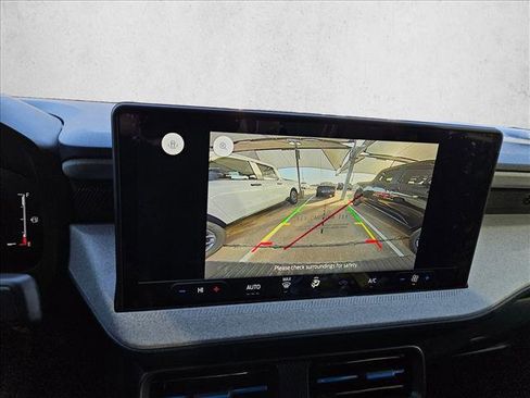 New 2026 Ford Maverick XLT image 18