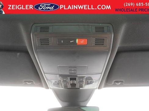 Used 2024 Volkswagen Tiguan SE image 28