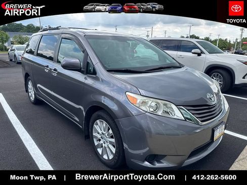 Used 2015 Toyota Sienna LE AWD/4WD image 1