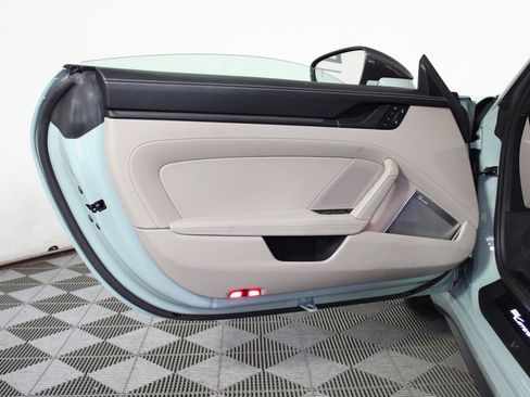 Used 2025 Porsche 911 Carrera 4 GTS image 16