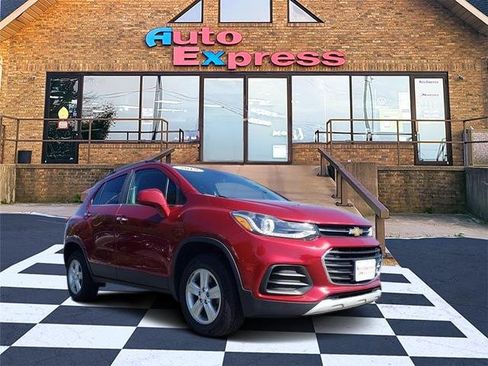 Used 2019 Chevrolet Trax LT w/ Driver Confidence Package AWD/4WD image 1