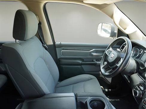 Used 2019 RAM 1500 Big Horn image 10