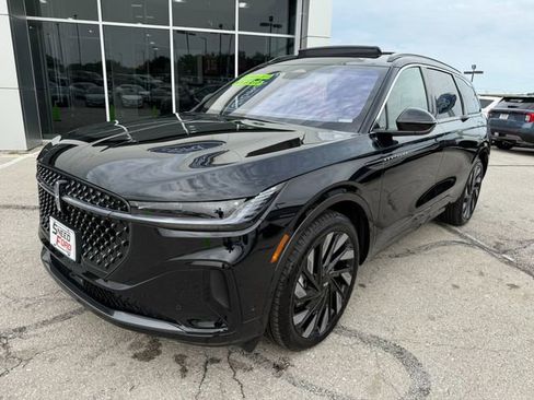 Used 2024 Lincoln Nautilus Black Label w/ Jet Appearance Package (87T) image 3