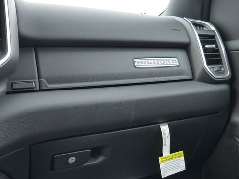 New 2026 RAM 1500 4x4 Crew Cab image 36