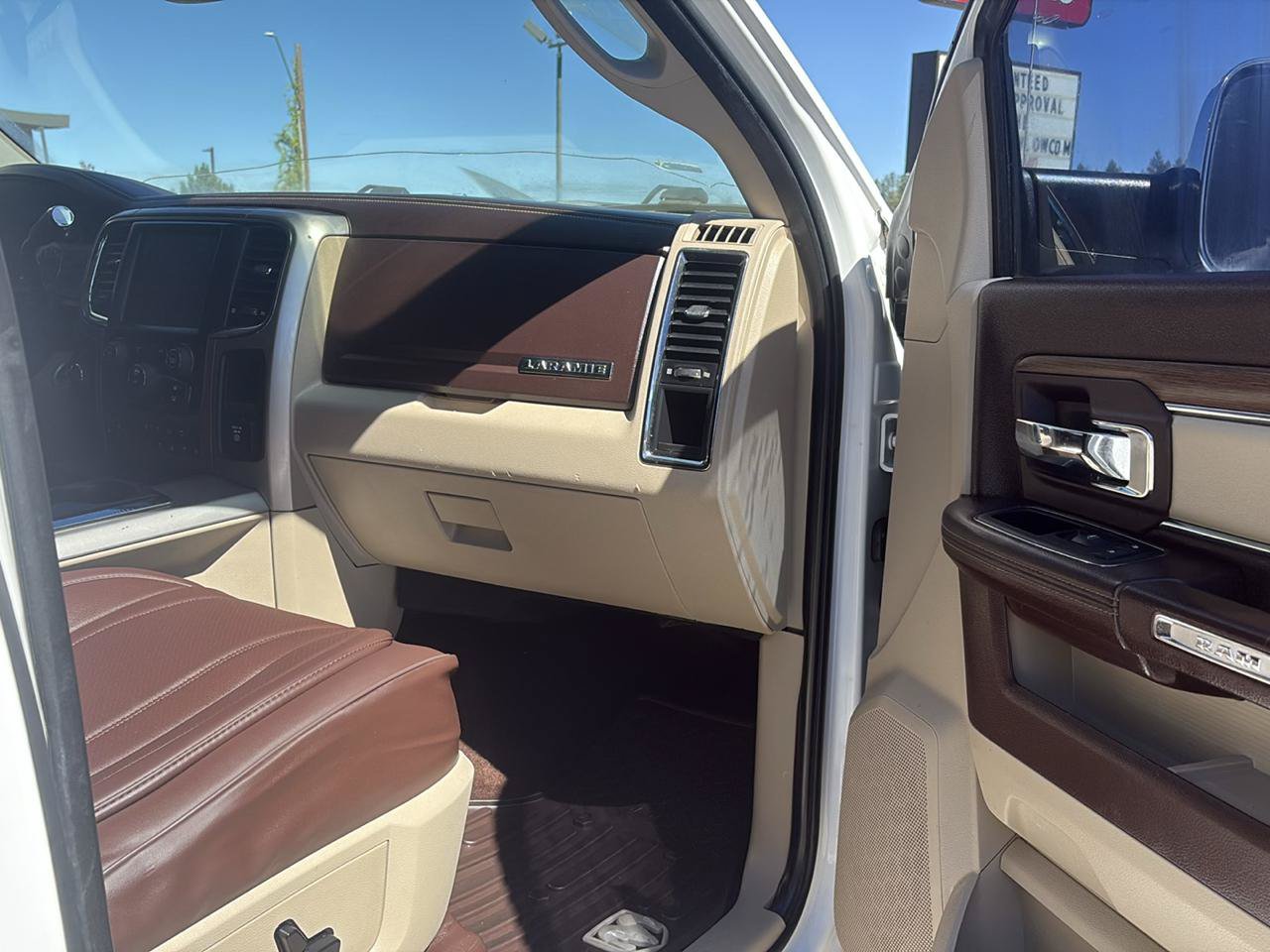 Used 2015 RAM 2500 Laramie w/ Protection Group AWD/4WD image 15