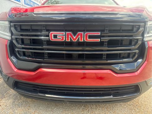 Used 2023 GMC Acadia SLE w/ Driver Convenience Package FWD image 10