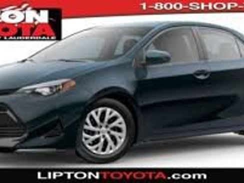Used 2017 Toyota Corolla SE FWD image 1