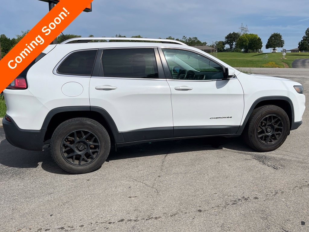 Used 2019 Jeep Cherokee Latitude w/ Popular Appearance Group AWD/4WD image 14