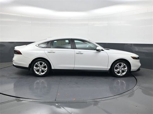 Used 2023 Honda Accord LX image 3