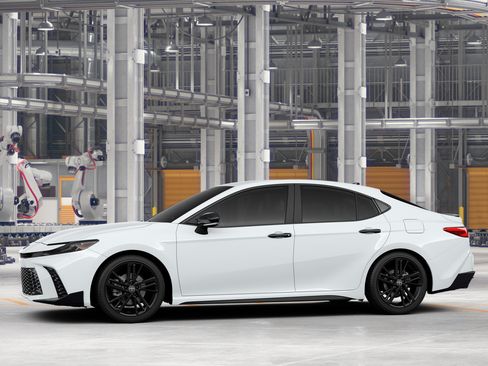 New 2026 Toyota Camry Hybrid w/ Convenience Package FWD image 3