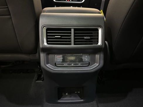 New 2026 Volkswagen Atlas Peak Edition AWD/4WD image 32