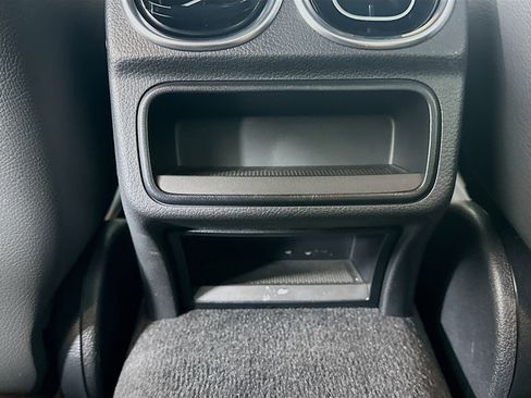 Certified 2025 Mercedes-Benz C 300 4MATIC Sedan image 32