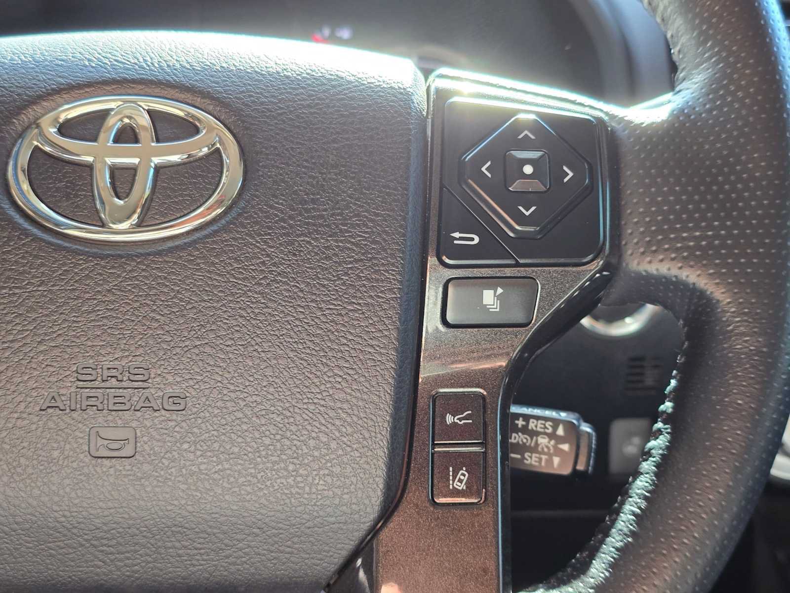 Used 2023 Toyota 4Runner TRD Off-Road Premium AWD/4WD image 29