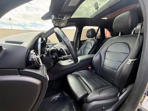 Used 2019 Mercedes-Benz GLC 300 image 23