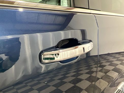 Used 2021 Chevrolet Silverado 1500 High Country w/ Technology Package image 15