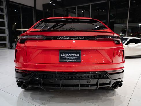 Used 2022 Lamborghini Urus AWD/4WD image 3