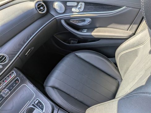 Used 2019 Mercedes-Benz E 300 4MATIC image 39
