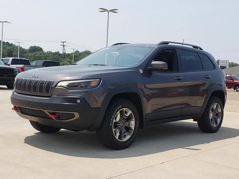 Used 2019 Jeep Cherokee Trailhawk w/ Cold Weather Group AWD/4WD image 9