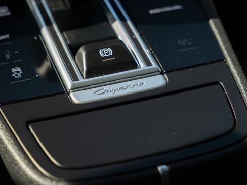 Used 2020 Porsche Cayenne AWD/4WD image 20