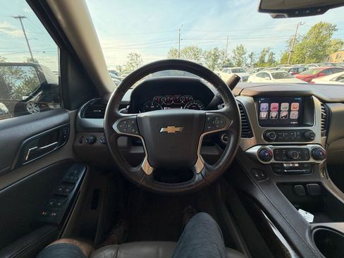 Used 2015 Chevrolet Suburban LT w/ Luxury Package AWD/4WD image 22