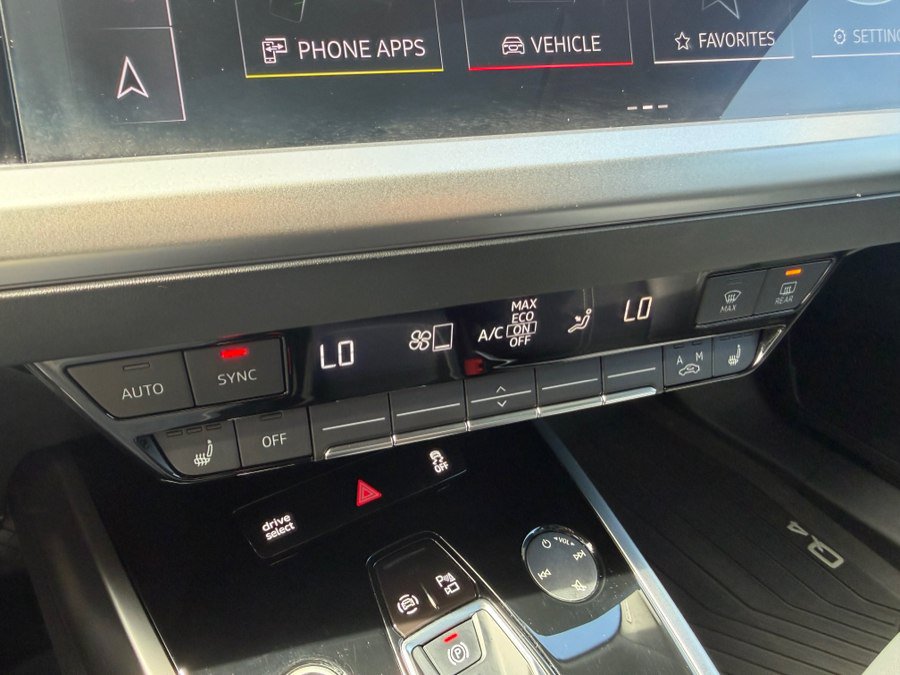 Used 2023 Audi Q4 e-tron Prestige AWD/4WD image 26