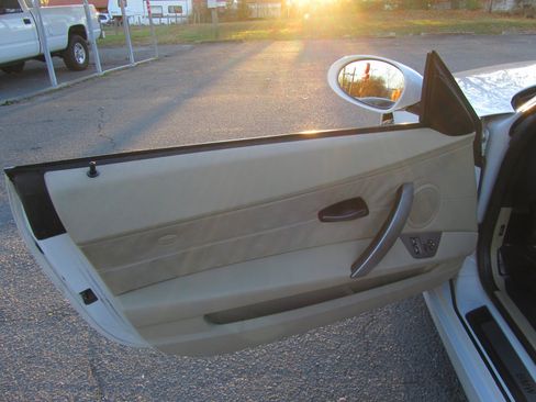 Used 2004 BMW Z4 2.5i image 19