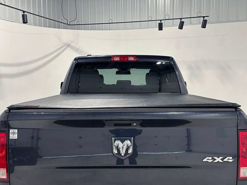 Used 2017 RAM 1500 Express AWD/4WD image 12