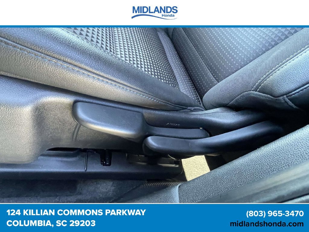 Used 2025 Chevrolet Trax LT FWD image 16