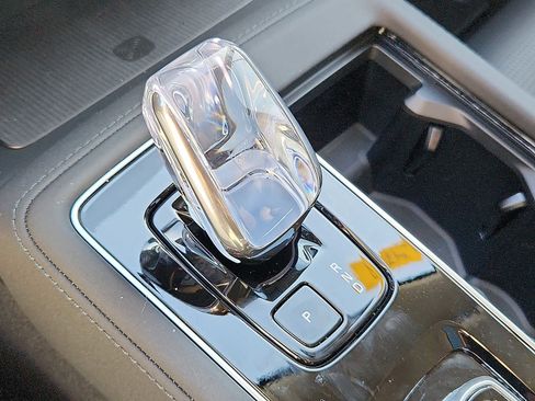 Used 2025 Volvo XC90 B6 Ultra w/ Protection Package Premier image 14