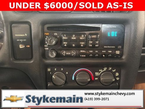 Used 2000 Chevrolet S10 Pickup LS w/ Preferred Equipment Group image 19
