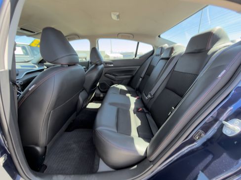 Used 2023 Nissan Altima 2.5 SR FWD image 13