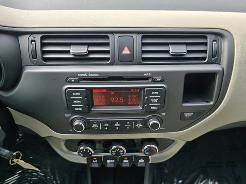 Used 2013 Kia Rio EX image 27