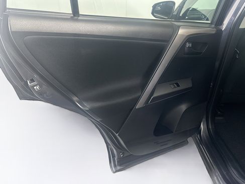 Used 2018 Toyota RAV4 LE w/ Carpet Mat Package FWD image 26