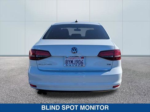Used 2017 Volkswagen Jetta SEL image 4