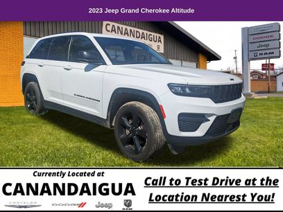 Used 2023 Jeep Grand Cherokee Altitude