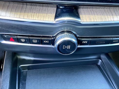 Used 2026 Volvo XC60 B5 Ultra w/ Protection Package Premier image 33