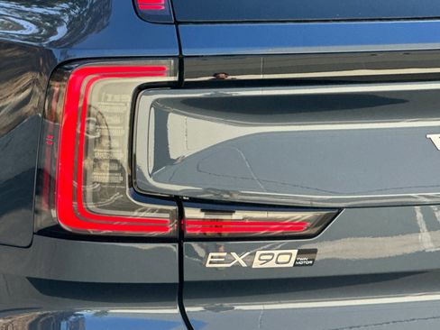 New 2025 Volvo EX90 Plus AWD/4WD image 7