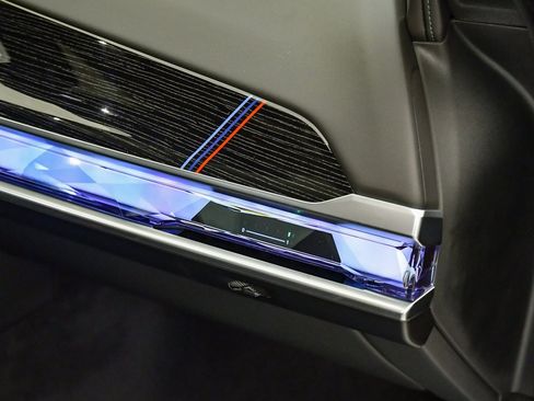 New 2026 BMW 740i w/ Premium Package image 19