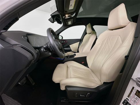 Used 2025 BMW X3 xDrive30i w/ Premium Package image 21