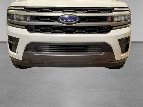 Used 2024 Ford Expedition XLT image 13