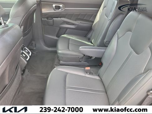 Used 2021 Kia Sorento SX AWD/4WD image 12