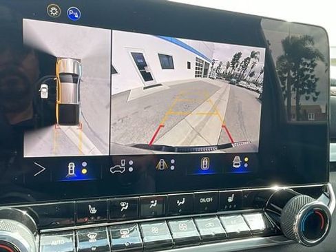 Used 2024 Chevrolet Colorado Z71 w/ Z71 Convenience Package 2 image 21